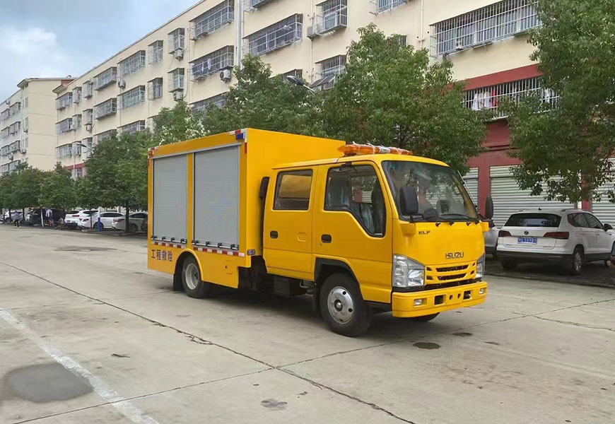 程力應(yīng)急五十鈴雙排駕駛室1000立方排水搶險(xiǎn)車